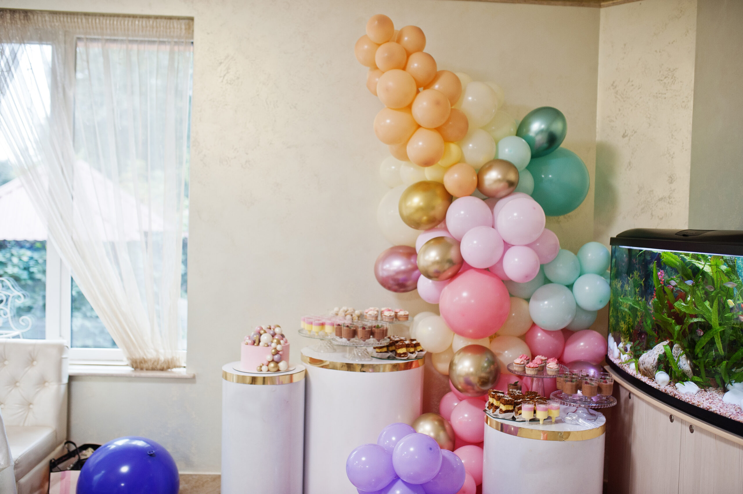 Happy Birthday. Holiday cake.  Cakes with balloons.